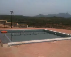 AAMBY-VALLEY-POOL-PICS